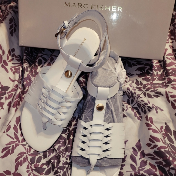 White Leather  Marc Fisher Sandals - Picture 1 of 6